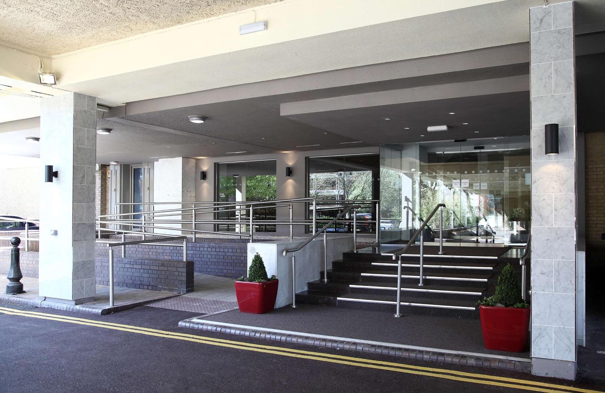 Doubletree By Hilton Bristol City Centre Exterior photo